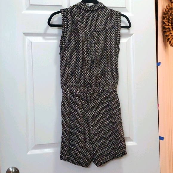 Collared Romper - Picture 5 of 5